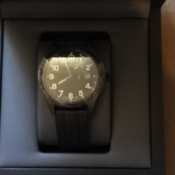 Victorinox Swiss army watch - Picture 2 of 2